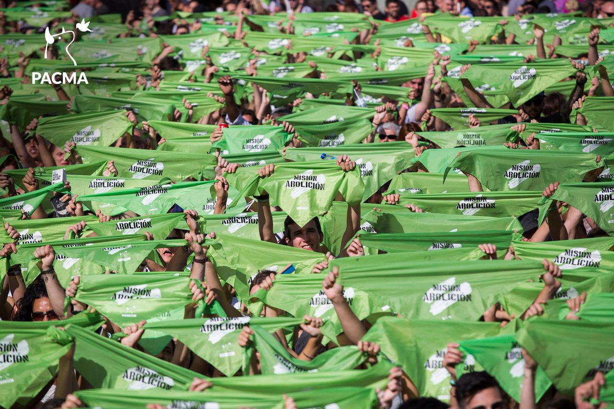 PartidoPACMA's tweet photo. Queremos que veas estas imágenes. Un año más hemos vuelto a hacer historia por los animales. ¡Gracias por ser parte de la marea verde esperanza que acabará con las salvajes becerradas! 💚

📸 Fotogalería: https://t.co/Kjtusu5cJZ https://t.co/RZ5iNMSovv