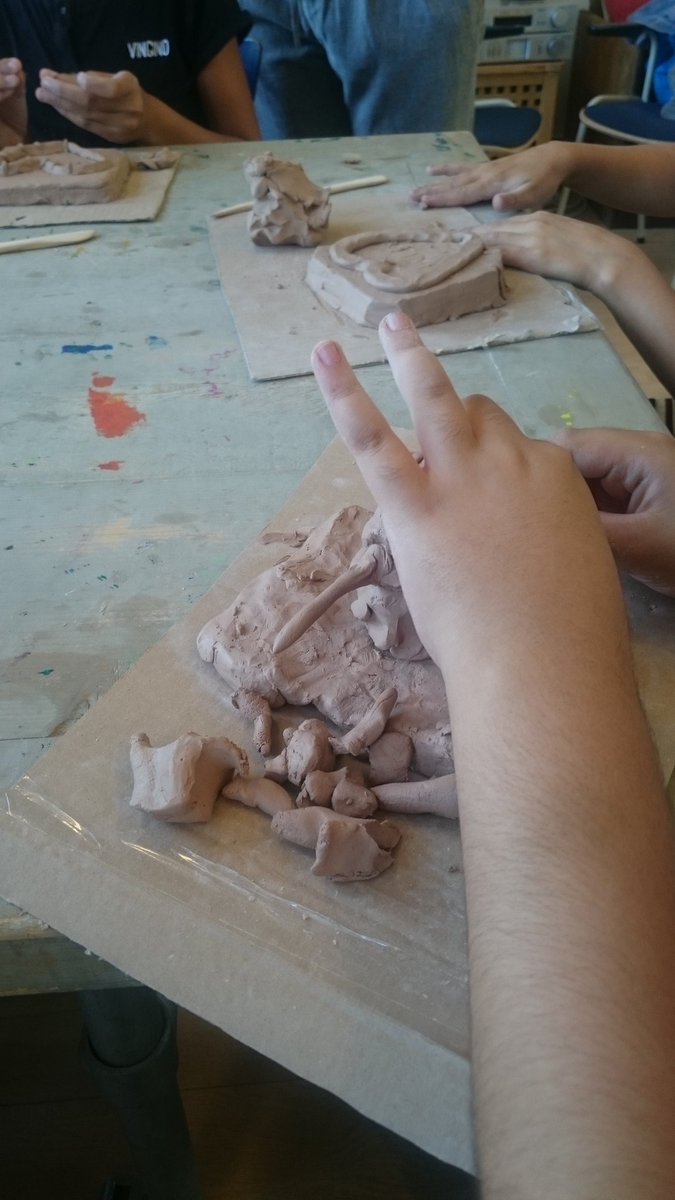 Welke gevelsteen zou er van jou op één van de oude poortgebouw van Leiden mogen staan? Basisscholieren weten wel raad met die vraag tijdens het Kunstroute Scholenproject 2018! <a href="/KRLeiden/">Kunstroute Leiden</a> 22 en 23 september