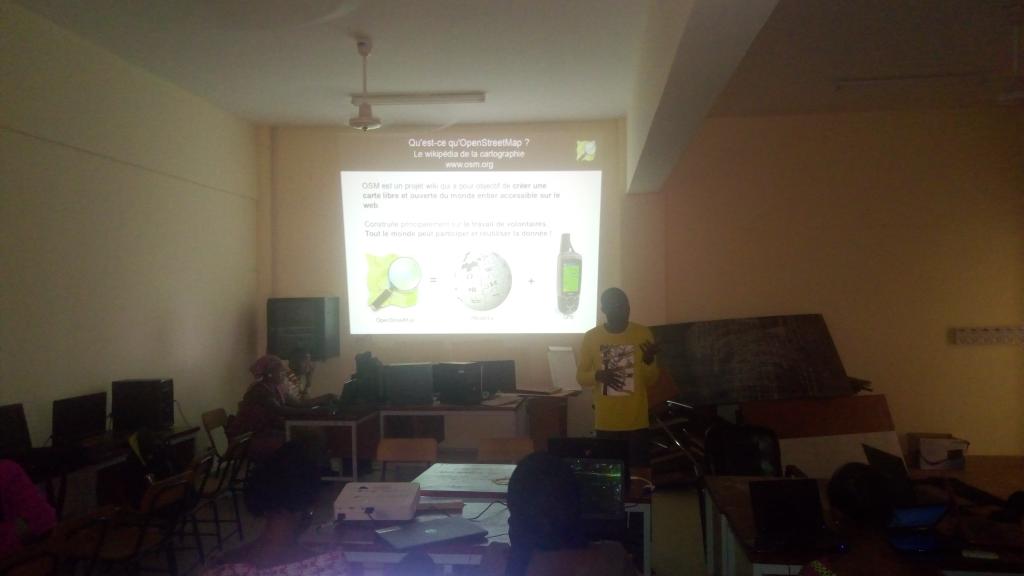 Honorable_Nath's tweet photo. |Day-1 #CartoCampSegou2018 
@absaliou #VIF2018 at University of #Segou |
Presentation of the #OpenStreetMap project by @absaliou from @OSMBenin &amp; #VIF2018 of @OIFfrancophonie @ProjetEOF  #LesLibresGeographes in #Mali.
@hotosm 
@osmafrica 
@TheMissingMaps 
#Map4Mali https://t.co/hAYHYabZ5M