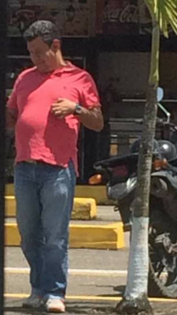 RonCarrillobeis's tweet photo. Mi gran productor Ernesto Peña cada día se parece más a Juanga #TasDepingaAngulo https://t.co/YMPBML6IBB