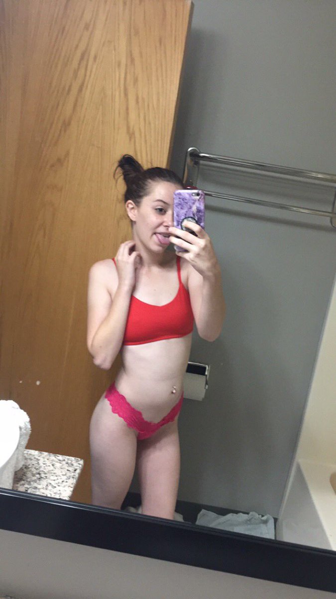 PixiePurp's tweet photo. Had fun on my vacation 😍 I’m gonna be doing a sale the rest of this month on my videos and pictures DM me for details 😍😘 #SupportSexWorkers #PremiumSnapchat #BuyMyNudes #BuyYourPorn #AmateurPorn #PixiePurp #NaughtyGirl https://t.co/ANp75s6voa