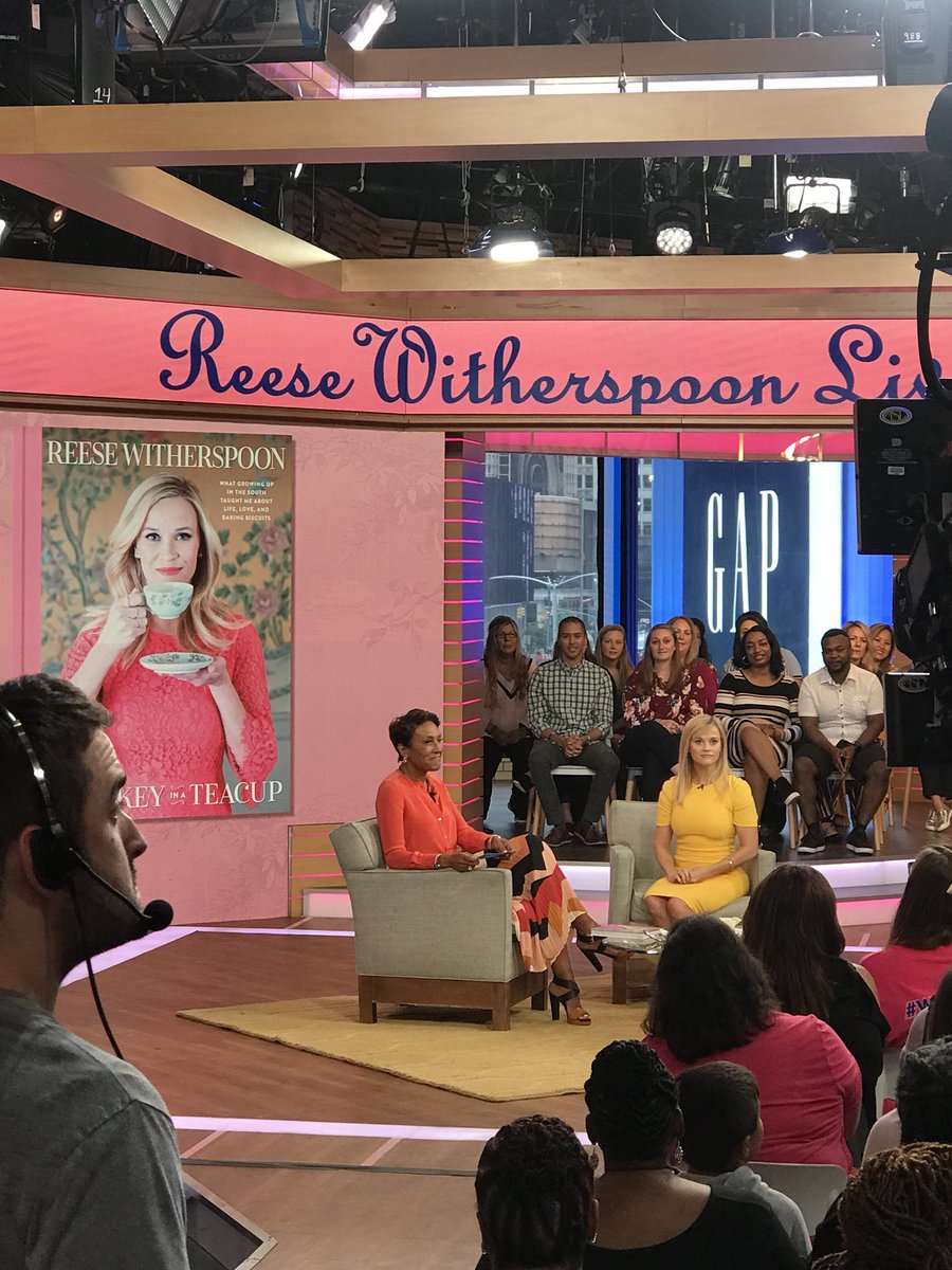 ReeseW's tweet image. Great way to start the day! ☀️ ☕️ It is always a pleasure to visit the set of @GMA with the amazing @RobinRoberts ❤️ (Gosh, these folks wake up early!!🐓🤪)