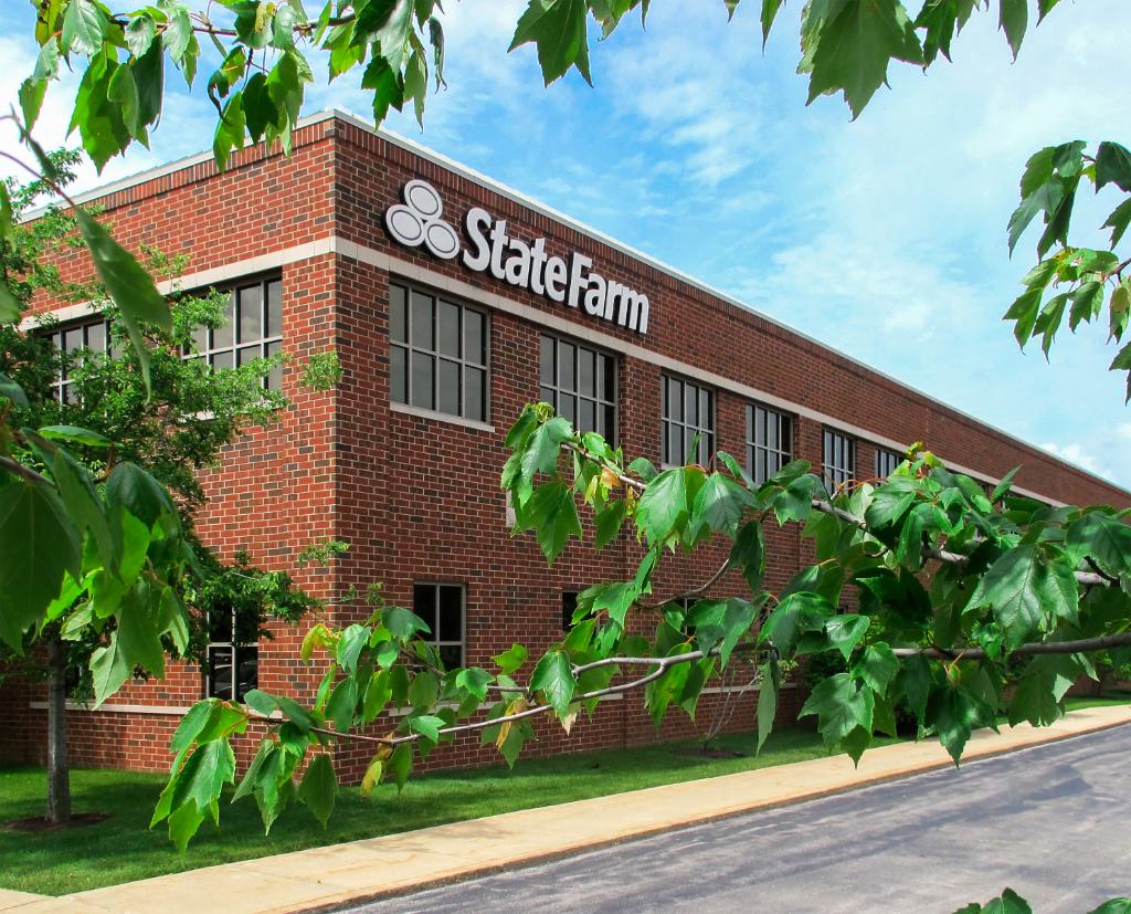 SFRDC's tweet photo. Can you picture yourself working at the 36th ranked company on the Fortune 500? 

If so, come see us at the Illinois Gies Business Career tomorrow from 2-7pm to learn how you can join the community of good neighbors. https://t.co/gahbxqSuZj