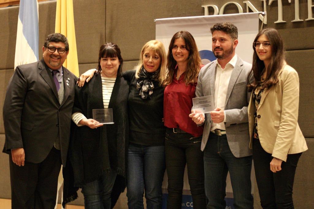 susanafinger's tweet photo. En #UMCABA homenajearon a @sergesiciliano y @Sabrippravaz, dos entrañables amigos e incansables trabajadores voluntarios de @ConcienciaJoven por la educación de los estudiantes. ¡Felicitaciones! https://t.co/oCFmzKLcQ3