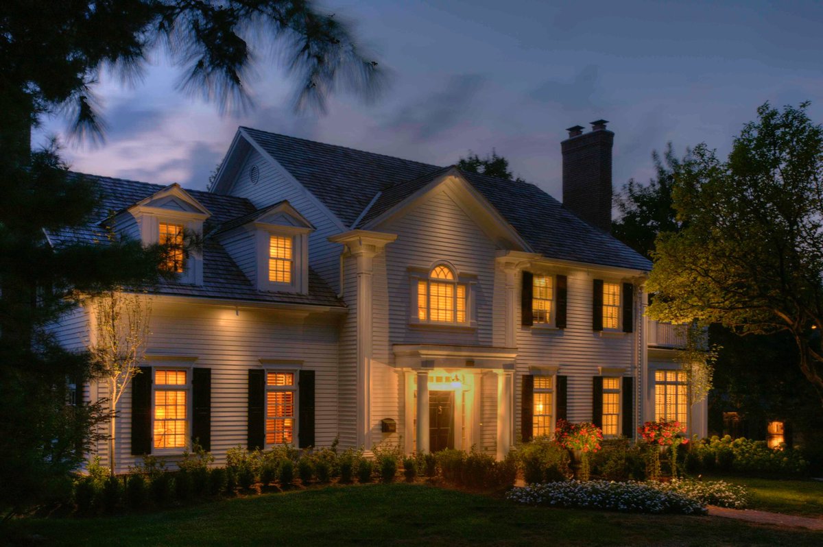 gahaganeddy's tweet photo. Just another Monday? Not if you’re coming home to this. Either it’s built by Gahagan-Eddy. Or it’s not. | #sotrue #notyourtypicalbuilder #dreamhouseplans #detailsmatter https://t.co/w5GVvcbqsv