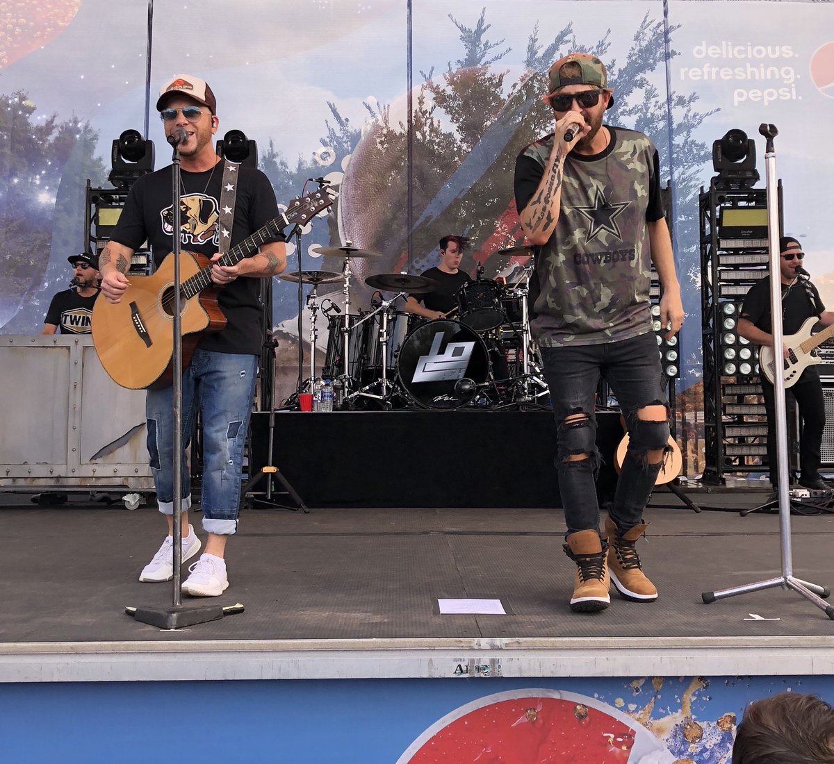 bktexas33's tweet photo. Really enjoyed listening to @locash yesterday at #pepsitaigatetour https://t.co/eH5H0sAKwe
