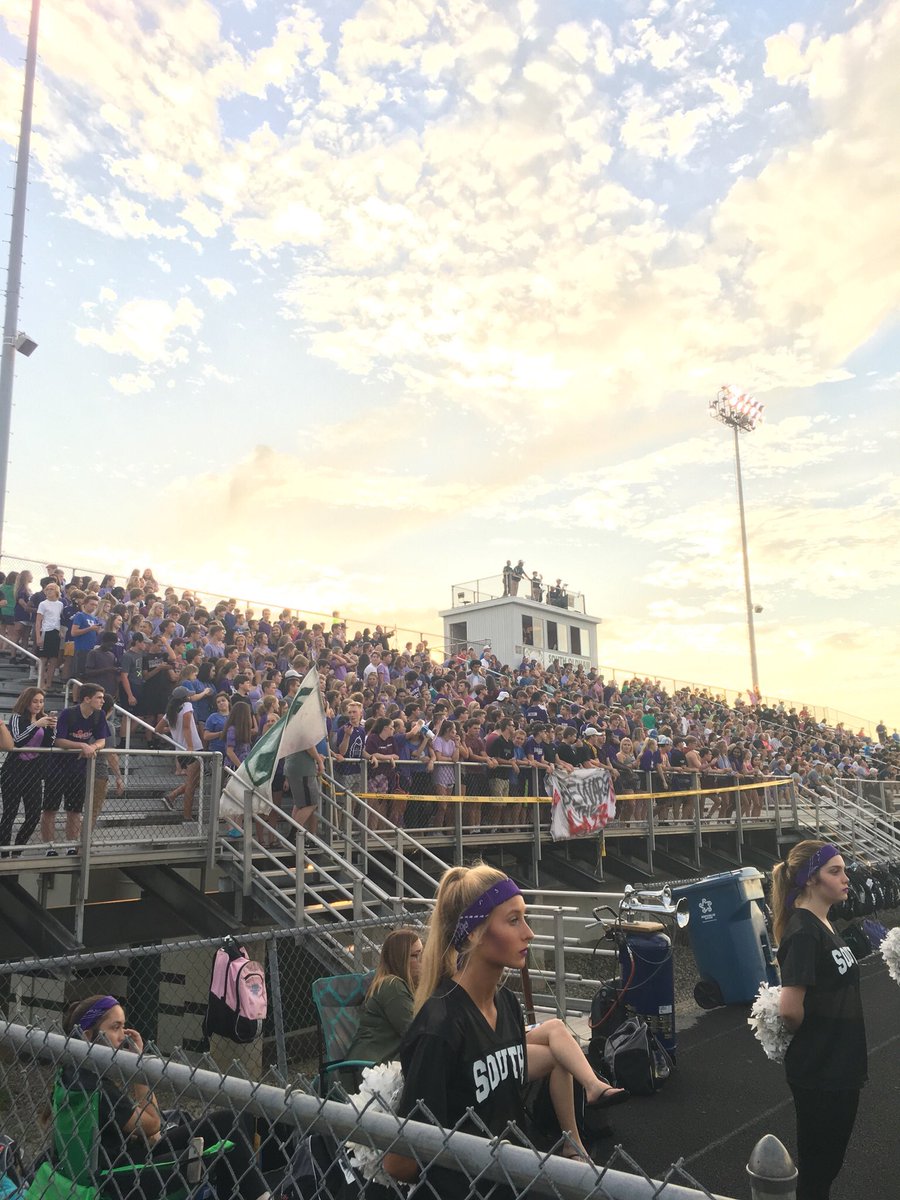 chanler17's tweet photo. As many of you know I recently lost my Grandpa in a battle against the Alzheimer disease. I want to thank @jtbensonn for helping set everything up and all the students who participated in the purple out to take a stand and raise awareness. It meant a lot to my entire family. #SOE https://t.co/xp6lJLt6eh