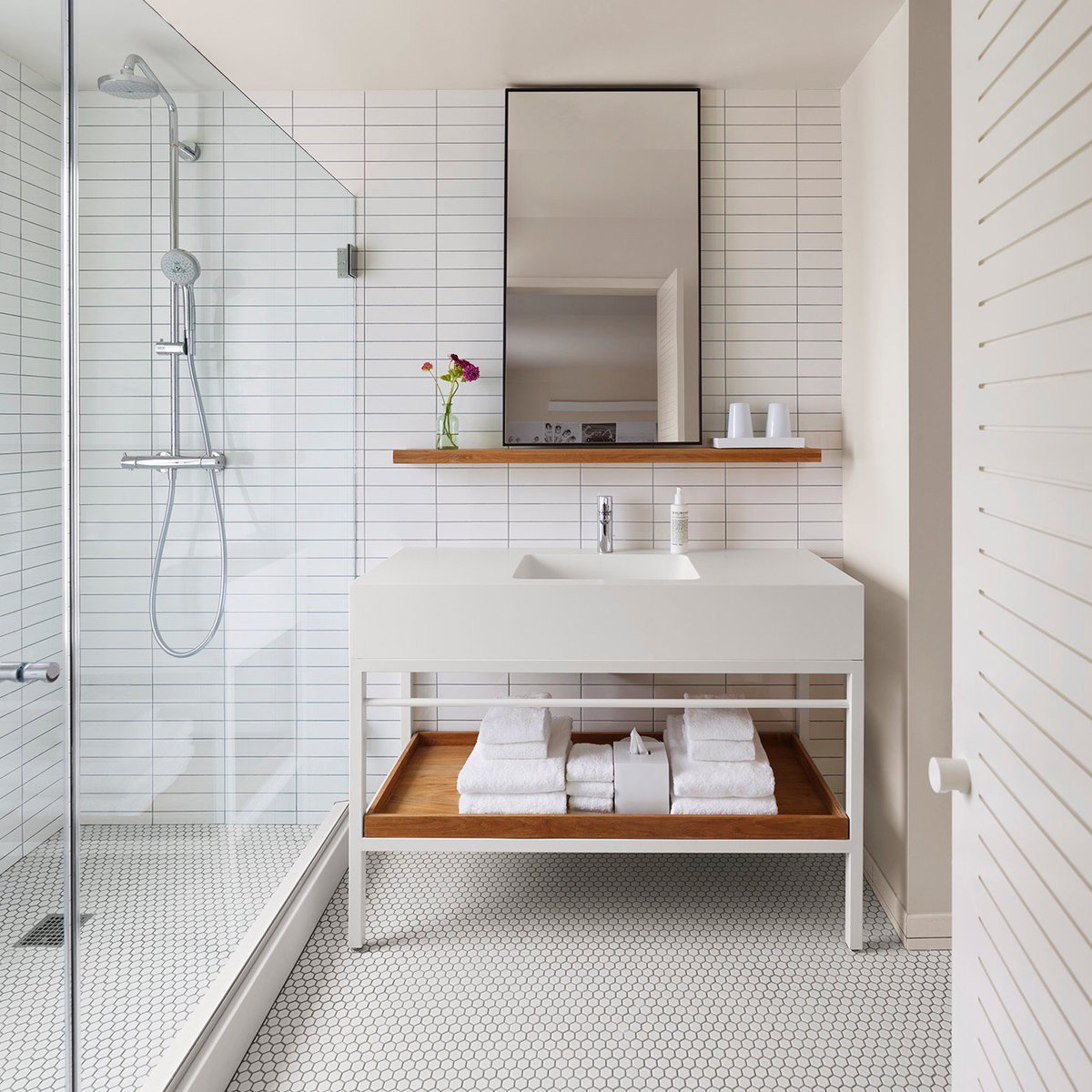 theasburyhotel's tweet photo. Sometimes a great shower is all you need to start a fantastic day. #saltstyle #theasburyhotel #asburyparknow https://t.co/xqvMtzHfVn
