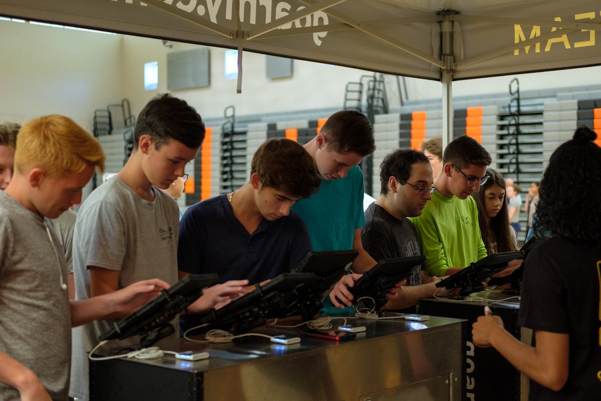 WMHSTanners's tweet image. Students really seem to be enjoying the @GoArmy #ArmyChallenge! #teamwork