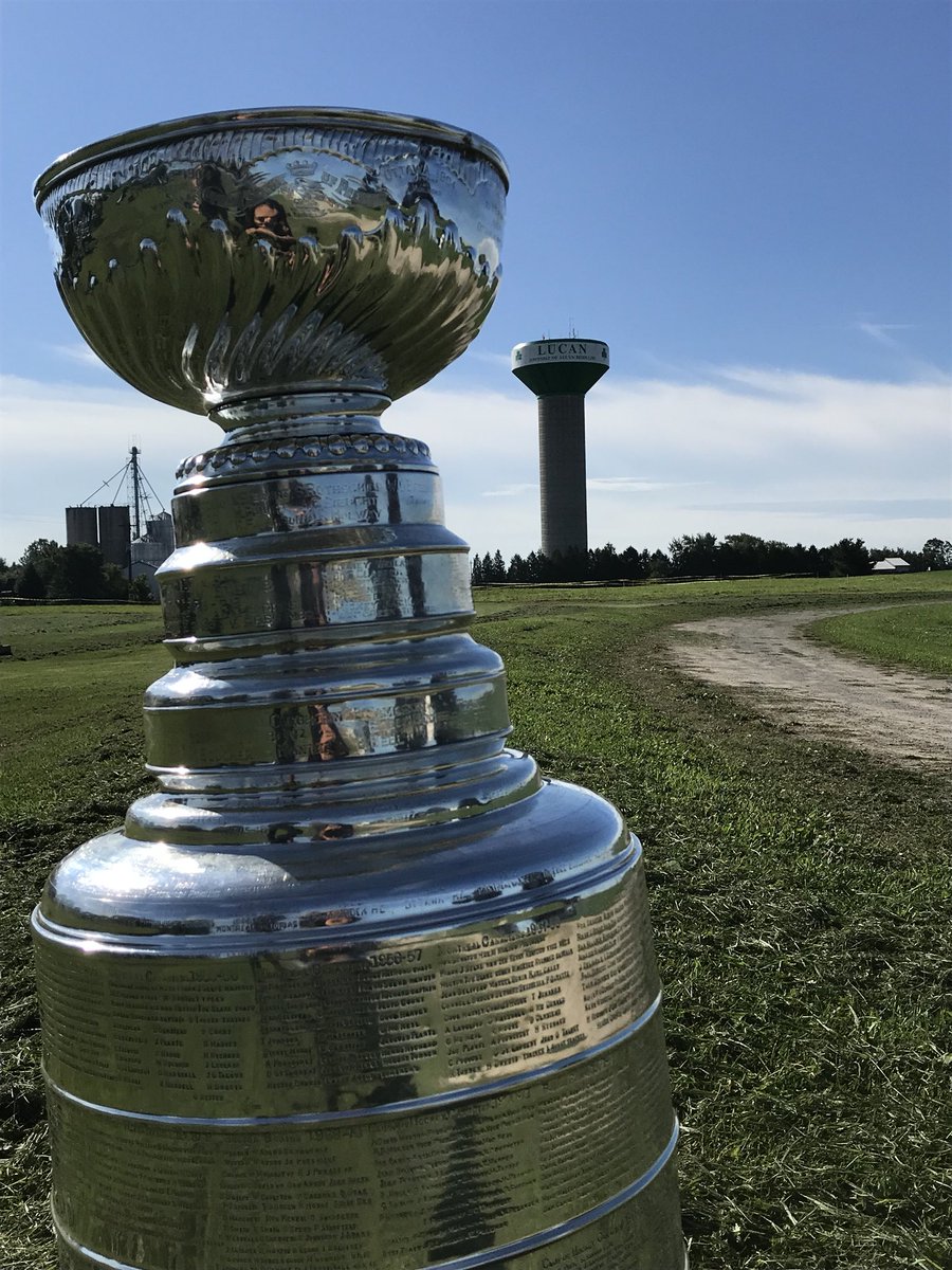 Stanley, meet Lucan.
Lucan, meet Stanley.

The Cup is in town today only, from 4-6 p.m. at the Lucan Community Memorial Centre. 📸 🏆 📸 #StanleyCup #KraftHockeyville