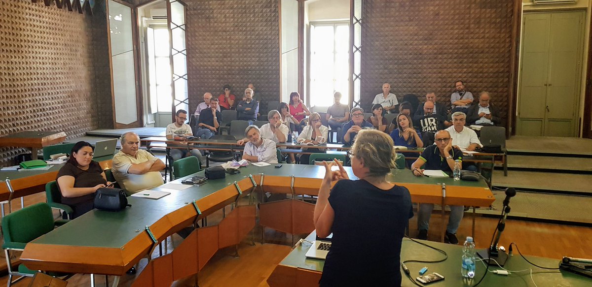 odgbasilicata's tweet photo. @BarbaraSgarzi, giornalista, blogger, esperta di comunicazione ed editoria digitale, ci ha accompagnato in una panoramica degli strumenti Google utili alla professione giornalistica. Domani si replica a #Potenza @GoogleNewsLabs https://t.co/0p1vm1r2GA
