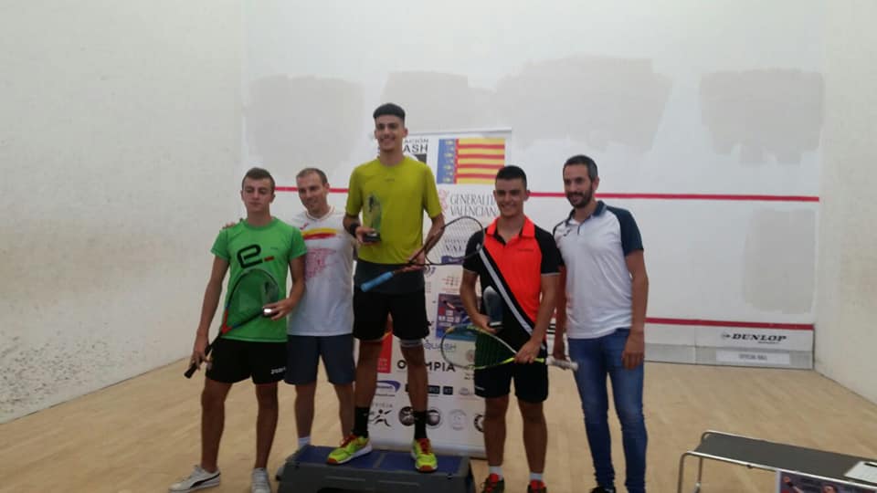 alexgarbi83's tweet photo. 🏆🇪🇦 🏸 Copa de España Squash Sub13 y Sub 17
Resultados ➡ https://t.co/jO9OVmJszP 
Enhorabuena a los campeones!
Un placer dirigir torneos así :) 
#squash #joma #benjosports #theracketstore #tecnifibre #k7 #CopaEspaña #CopadeEspaña #squash #realfederacionespanoladesquash https://t.co/jOgdciR727