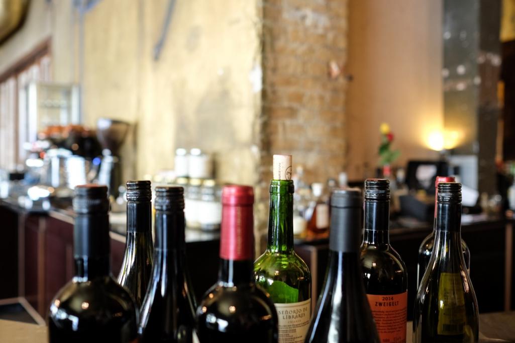 EnglishLinks's tweet photo. How do you select a good bottle of #wine? @Vincarta top tips: https://t.co/w6N3l2gr4A #lifehack https://t.co/crlPvRS2rp