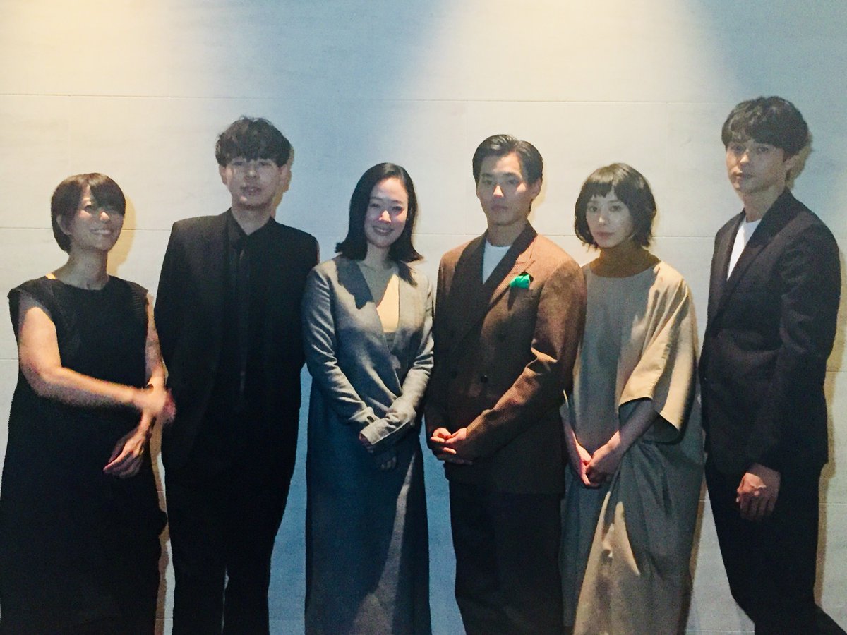 biblia_movie111's tweet photo. 本日の『#ビブリア古書堂の事件手帖』完成披露試写会にご来場いただいた皆さま、ありがとうございました✨
終了後のオフショットをお届けします。

舞台挨拶のレポートは、後ほどアップしますのでお楽しみに！

#黒木華 #野村周平 #成田凌 #夏帆 #東出昌大 #三島有紀子
#映画ビブリア https://t.co/3lhjKwZiqm