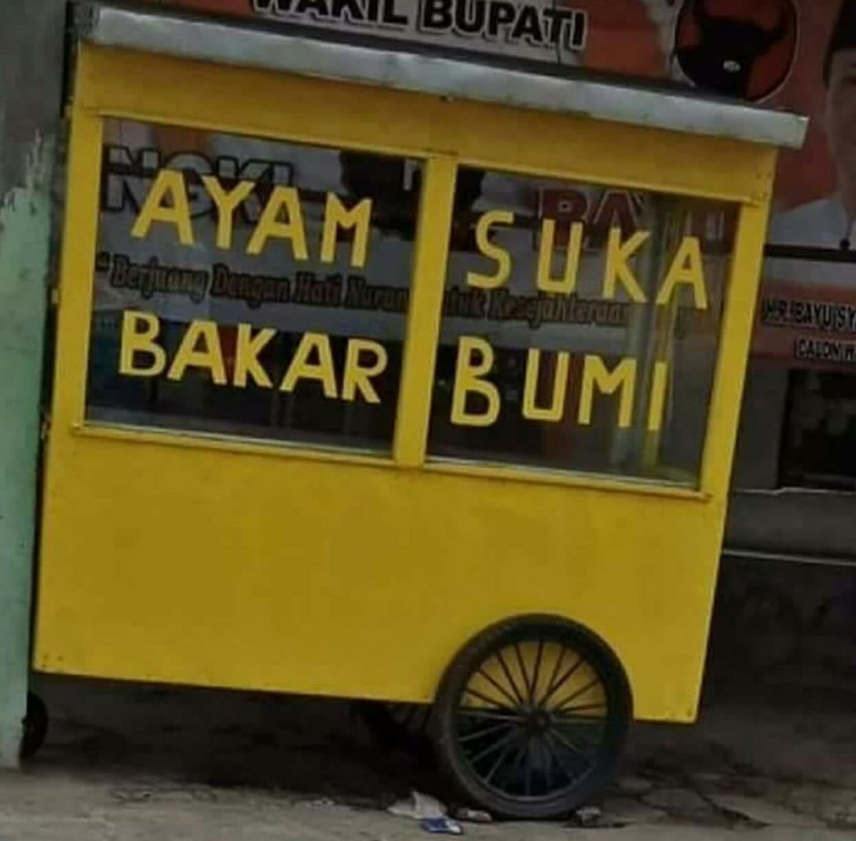 Ketika post 4 gambar meme di twitter tapi salah urutan