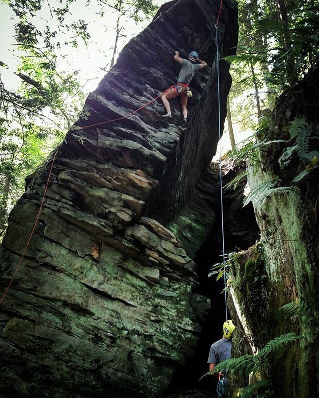 At the Mill: This is the wildly overhung Peter Pan (5:11d). Easily the most pumpy exhausting climb that I have ever attempted. I sat once - it's a beast. I will try it again later in the year when it's drier and I am stronger. Thanks to Carl AND Joe for … ift.tt/2OvLQVu