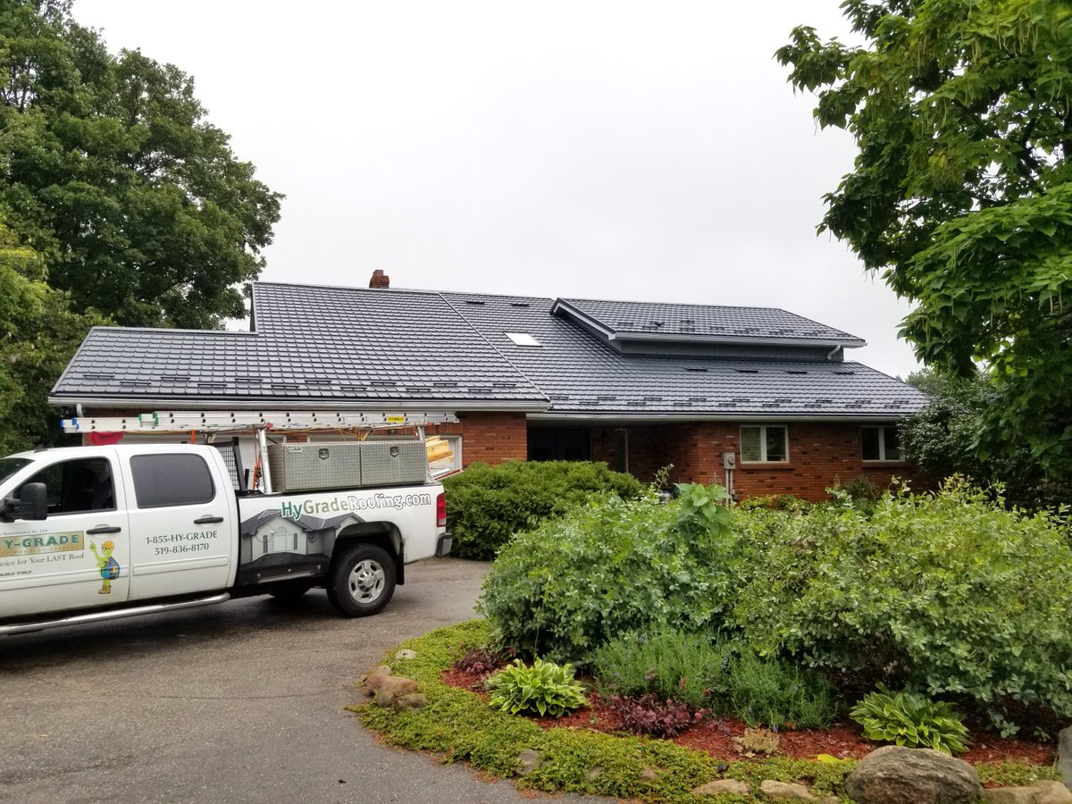 HyGradeRoofing's tweet photo. #InstallationoftheWeek last week was Chris and crew's Slate Grey Hy-Grade Steel Roofing System installation in Tottenham, ON! Well done crew, this home is now permanently protected from all of Ontario's extreme weather conditions! https://t.co/gl3BD2seS6
