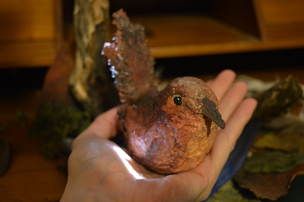 AE_Ferrets's tweet photo. #oiseau #nature #papier #recyclé #maison #loisir #créatif #bricolage #art #sculpture https://t.co/xA1kMbXpQC