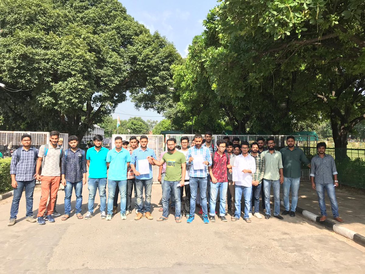 chaitanyaror's tweet photo. NSUI PU team today submitted a written application to the authorities in order to ensure a special chance in examinations for the students of UIET.
@nsui @rssurjewala @bishnoikuldeep @guptar @Fairoz_JK @LubanaManoj https://t.co/nsUkU5n7Gv
