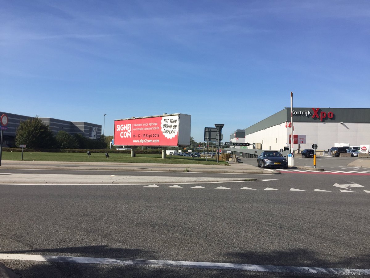 Op bezoek bij #sign2com inspiratie opdoen én ons werk bewonderen ☺️ #2vliegenin1klap <a href="/kortrijkxpo/">Kortrijk Xpo</a>