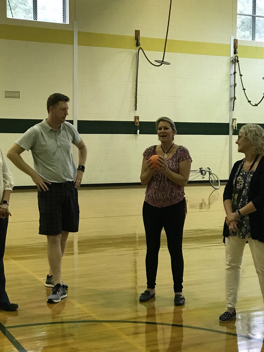 MelissaTReams's tweet photo. The #mondaymessage is #livelikejay a famous surfer who lived life to the fullest and embraced a growth mindset everyday.  Our first Monday huddle #celebratingmonday together sharing positive vibes with our school school family. @hdr_ric thanks for the shirt! https://t.co/60RnLaJzUF