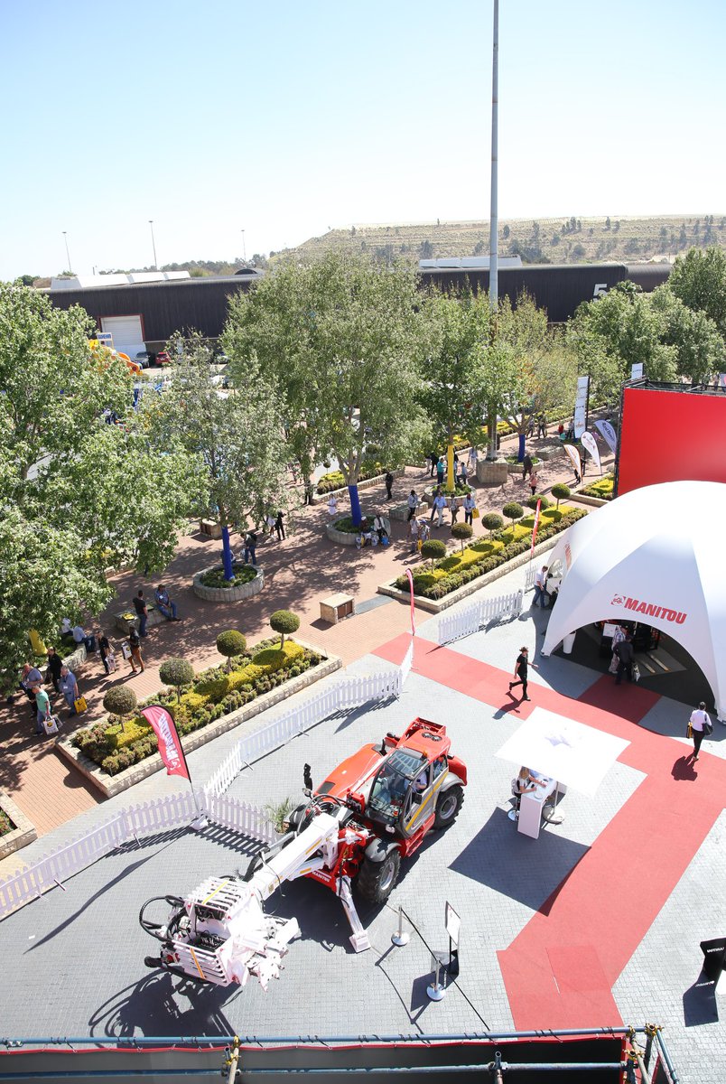 ManitouSA_2's tweet photo. a Holistic Overview of our stand at #ElectraMining2018
This is what you missed out on? Catch the next one in 2020
#CrazyMonday #ElectraMining2018 #RedEverywhere #Redmachines #ManitouSA #HandlingyourWorld https://t.co/7mpcbQyAXp