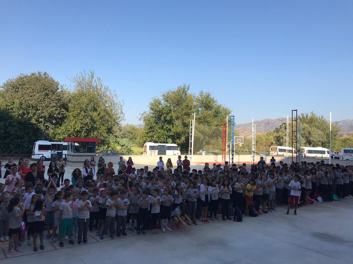 BK_Nazilli's tweet photo. Bahçeşehir ailesi olarak  2018-2019 eğitim öğretim yılına hazırız . Dinamik, eğlenceli ve neşeli başladığımız bu yıl iyi bir eğitim yanında pek çok zafer ve başarıyla adımızı duyuracağız. Yeni eğitim-öğretim yılımız hepimiz için uğurlu olsun https://t.co/kkCrsppd5s