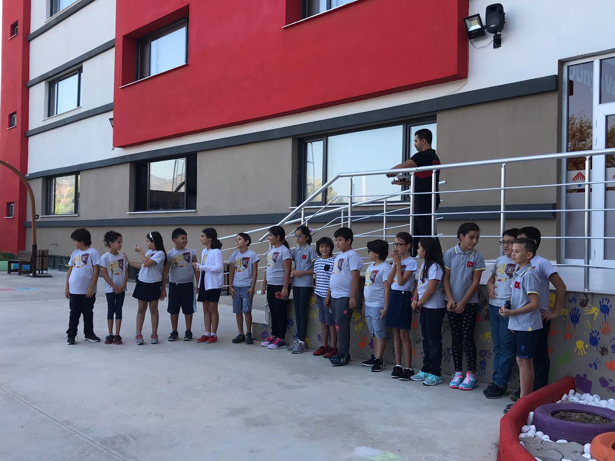 BK_Nazilli's tweet photo. Bahçeşehir ailesi olarak  2018-2019 eğitim öğretim yılına hazırız . Dinamik, eğlenceli ve neşeli başladığımız bu yıl iyi bir eğitim yanında pek çok zafer ve başarıyla adımızı duyuracağız. Yeni eğitim-öğretim yılımız hepimiz için uğurlu olsun https://t.co/kkCrsppd5s