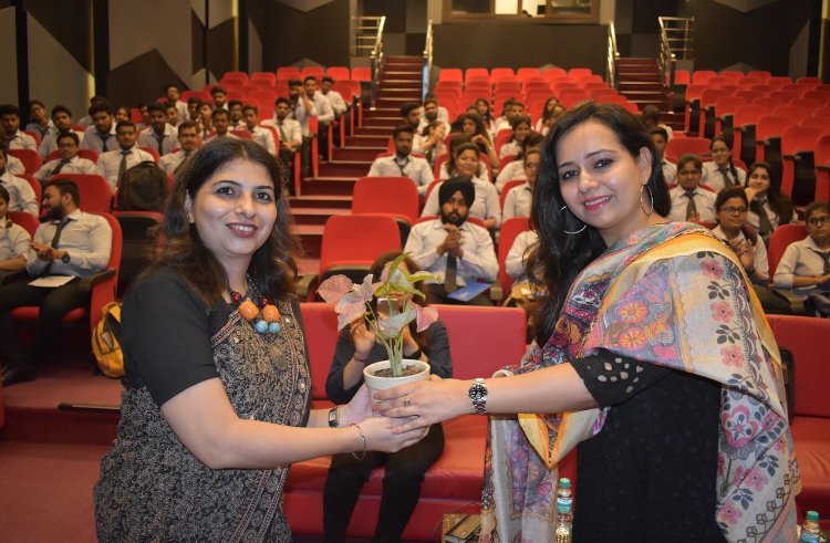 imsuc_campus's tweet photo. Career Development Centre of IMS Ghaziabad, University Courses Campus organized the workshop on ‘Team Management and Emotional Intelligence’ on 17 September 2018 for the final year students of BBA.
#imsghaziabad
#CDCteam
#teammanagement
#emotionalintelligence https://t.co/bsF0CEYuKv
