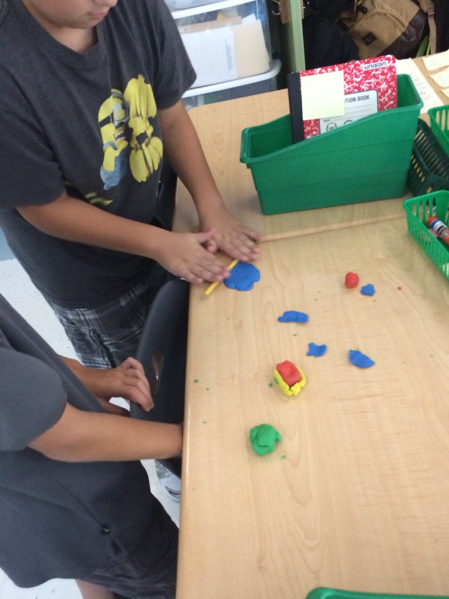 HMMRSJohnson's tweet photo. Creating models of the interior of the Earth. #JASONPROJECT. #HOllinMeadowsES https://t.co/FYlGwJ6iYz