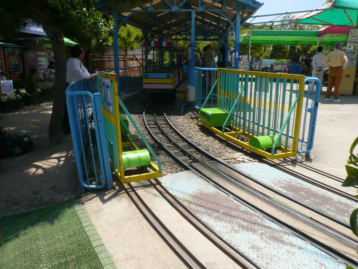 大町パルク Twitterren たぶんそうだと思われます 京都市動物園の写真もありましたw 遊園地の電車ではよくあるタイプの集電装置ですね 大町パルク Twitterren たぶんそうだと思われます 京都市動物園の写真もありましたw 遊園地の電車ではよくあるタイプの集電装置ですね
