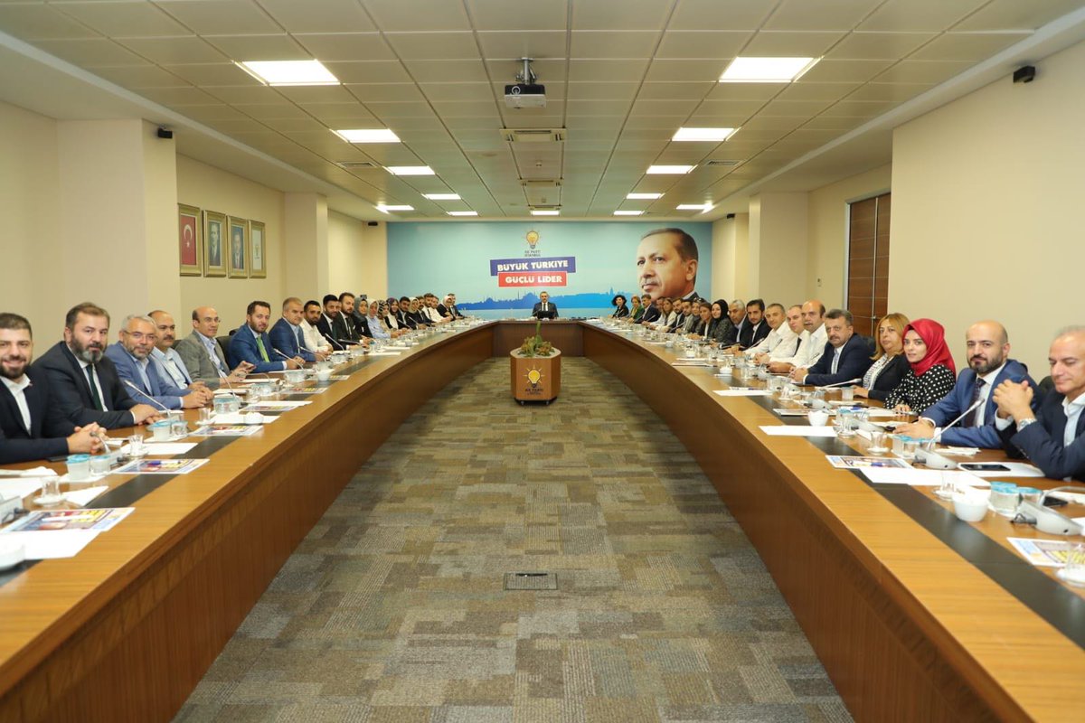 akpartiistanbul's tweet photo. İl Başkanımız Bayram Şenocak başkanlığında Yönetim Kurulu Toplantımız gerçekleştiriliyor. https://t.co/bbgClHADXH