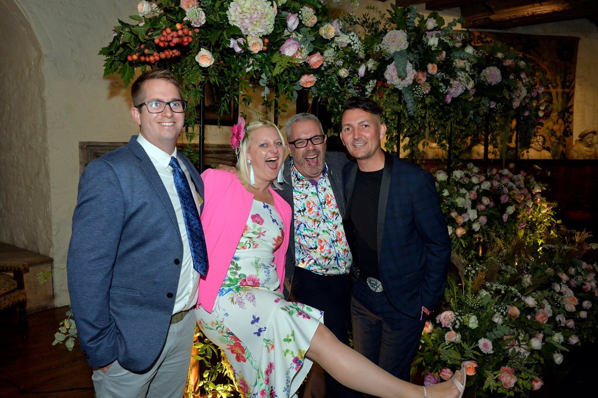 A gorgeous evening at @leedscastleuk with @garryrat meeting the lovely (& hilarious) @Jan_Leeming, we laughed SO much! 

Fabulous evening celebrating the launch of the #FestivalOfFlowers

Awesome photography by @imagewksphoto