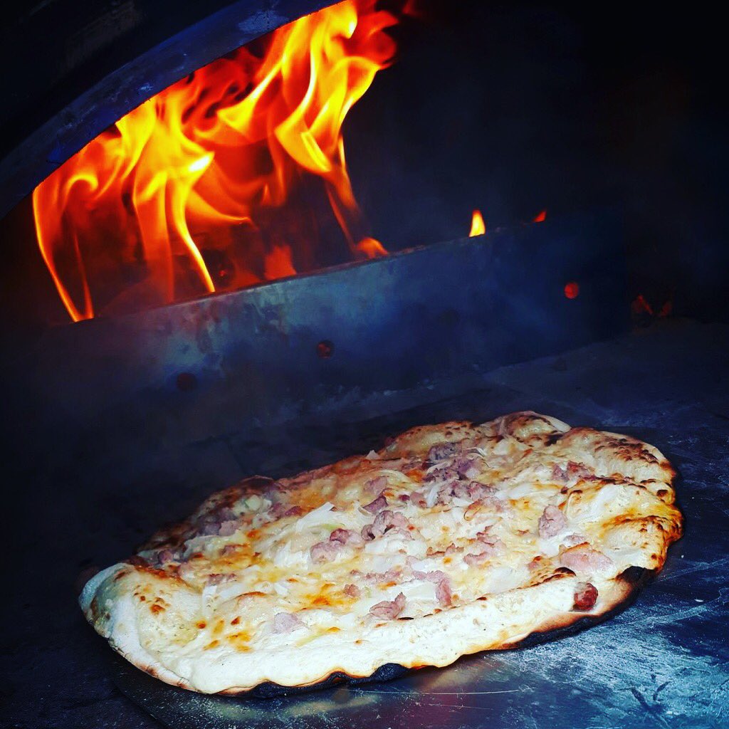 GRUBMCR's tweet photo. Come and enjoy a big fat creamy flammkuchen at our place this Friday. 
We’ve got @MankuchenEvents in the house! https://t.co/ZMiRD11jIJ
