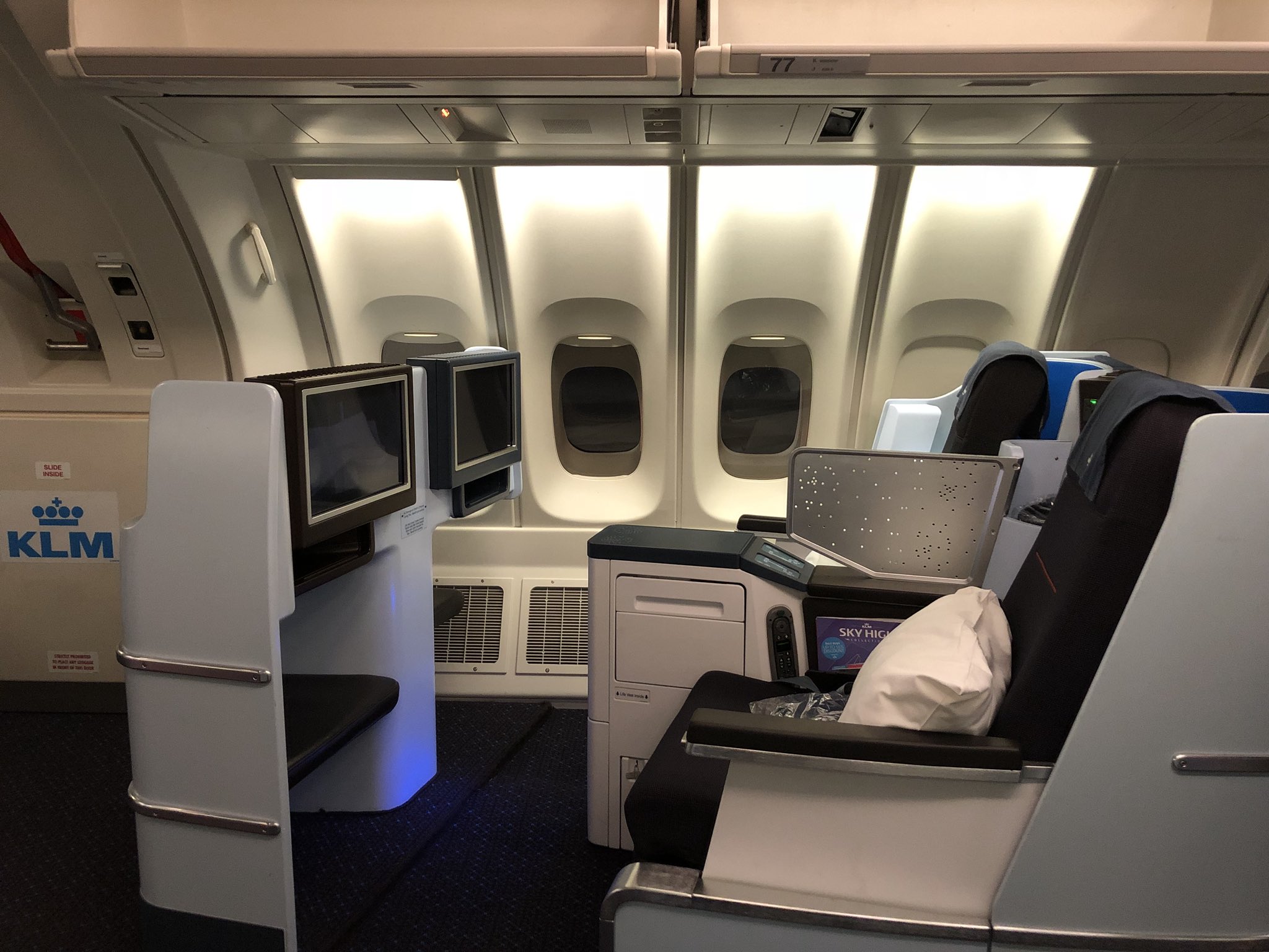 Maxim Vos Twitterren: "KLM World Business Class in the Boeing 747-400 ...