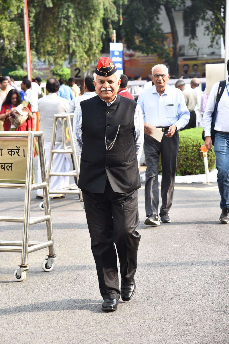 spek_abt_bharat's tweet photo. No one is opponent of #RSS ,evn who are critics. RSS love all ,no matter they r same ideology or not.
#RSS is the most Democratic Organization. In @RSSorg #Sakhas every Swayamsevak can ask any questions 2 Sarsanghchalak - Mohan BaghbatJi
#RSSvision
@_FranklySpeak @TajinderBagga https://t.co/pYIHVH1yjw