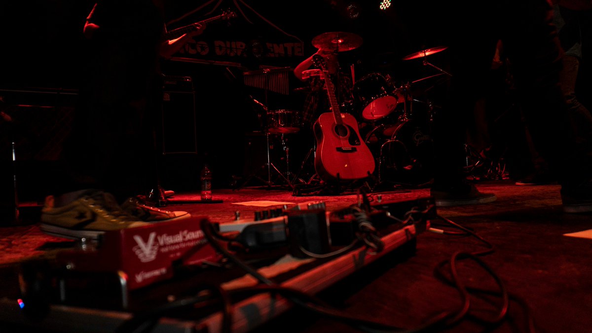 circodurmiente's tweet photo. Buen día, Aquí algunas de nuestro último show el pasado 8 de septiembre en #BarMutar, sacadas por Fabián Rago (@fabrago en Instagram) estuvo buenísimo posta. Vamos a estar compartiendo más. https://t.co/GBc5bmbnSj