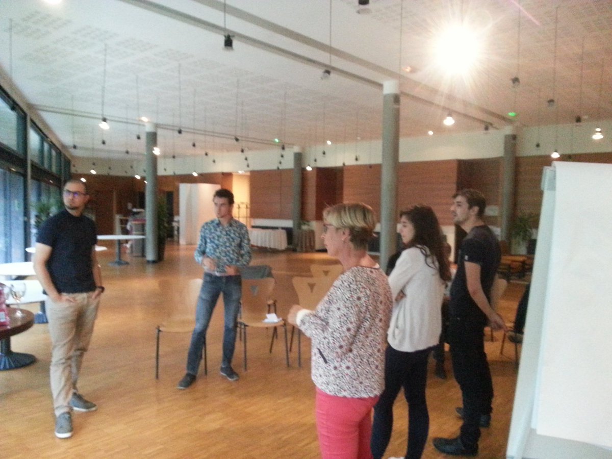 Les premiers participants sont arrivés. Chacun se présente et partage ses attentes. #coaching #rh #Management #wavemeup #atelierdes4energies