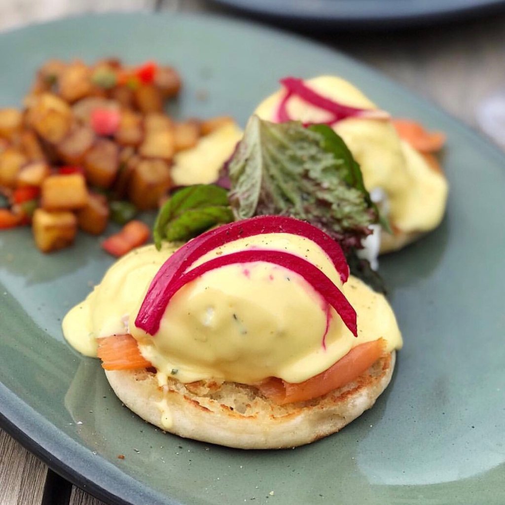 KitchentableSQ's tweet photo. Check out our Smoked Salmon Benedict! It's a delicious brunch entree with smoked salmon, greens, poached eggs and pickled red onions on an English muffin and served with house potatoes!!
#kitchentablesquared #brunch https://t.co/rU0i4iGw21