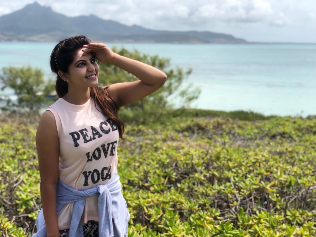 forsaleeeeeeeee's tweet photo. PEACE - LOVE - YOGA - AND SUN 💕

@AthulyaOfficial is stunning https://t.co/QHoXwRSoV1