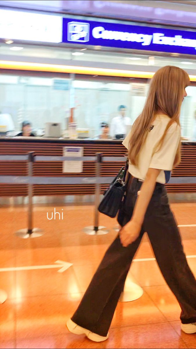 Uyyyyu91's tweet photo. Have a good night~💛💜🌈

#블랙핑크 #BLACKPINK  #JENNIE #JISOO #LISA #ROSÉ https://t.co/QCZFfMYLBs