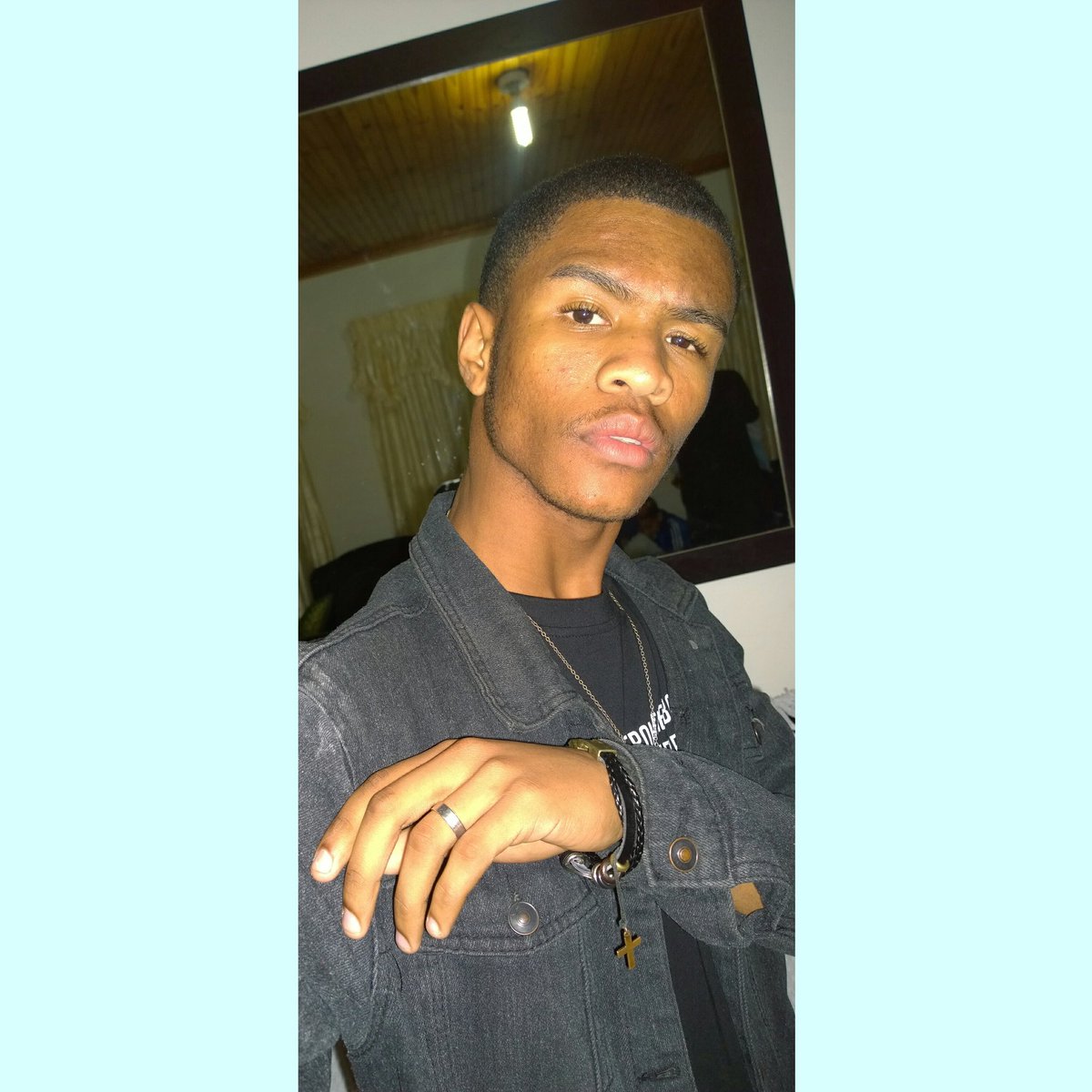 Keelan_Evander's tweet photo. Flaws and all 🌈☀

#BlackBoyJoy #melanin #flawd https://t.co/Kk0MlOaVB9