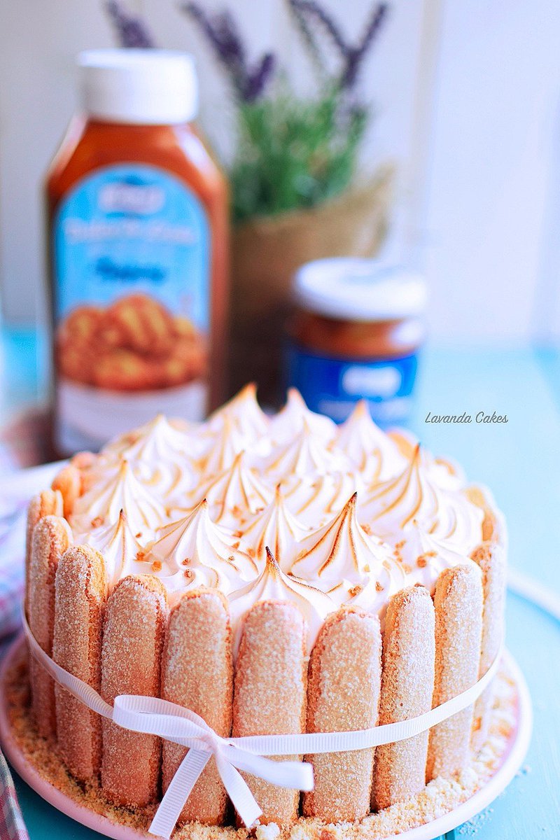 LavandaCakes's tweet photo. Nueva #receta, CHARLOTA DE DULCE DE LECHE @DulceMardel ❤
➡️ https://t.co/c01e8BR2jz
Por aquí en #Sevilla nos resistimos a usar el horno con el calor que hace y con esta tarta participamos en el reto #tartashornofreeparanomorir de @cocinandosabores https://t.co/lJESudQ2mk
