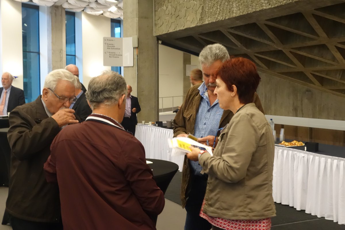 LPNews_GE's tweet image. #Strasbourg | Le @GroupeLaPoste au rendez-vous des enjeux et défis du #numérique pour les collectivités, avec la présentation de ses offres et services @SQOOL_FR @TabletteArdoiz et #Localeo à l&apos;AG des maires du 67 au Palais de la Musique et des Congrès
#SimplifierLaVie #Proximité