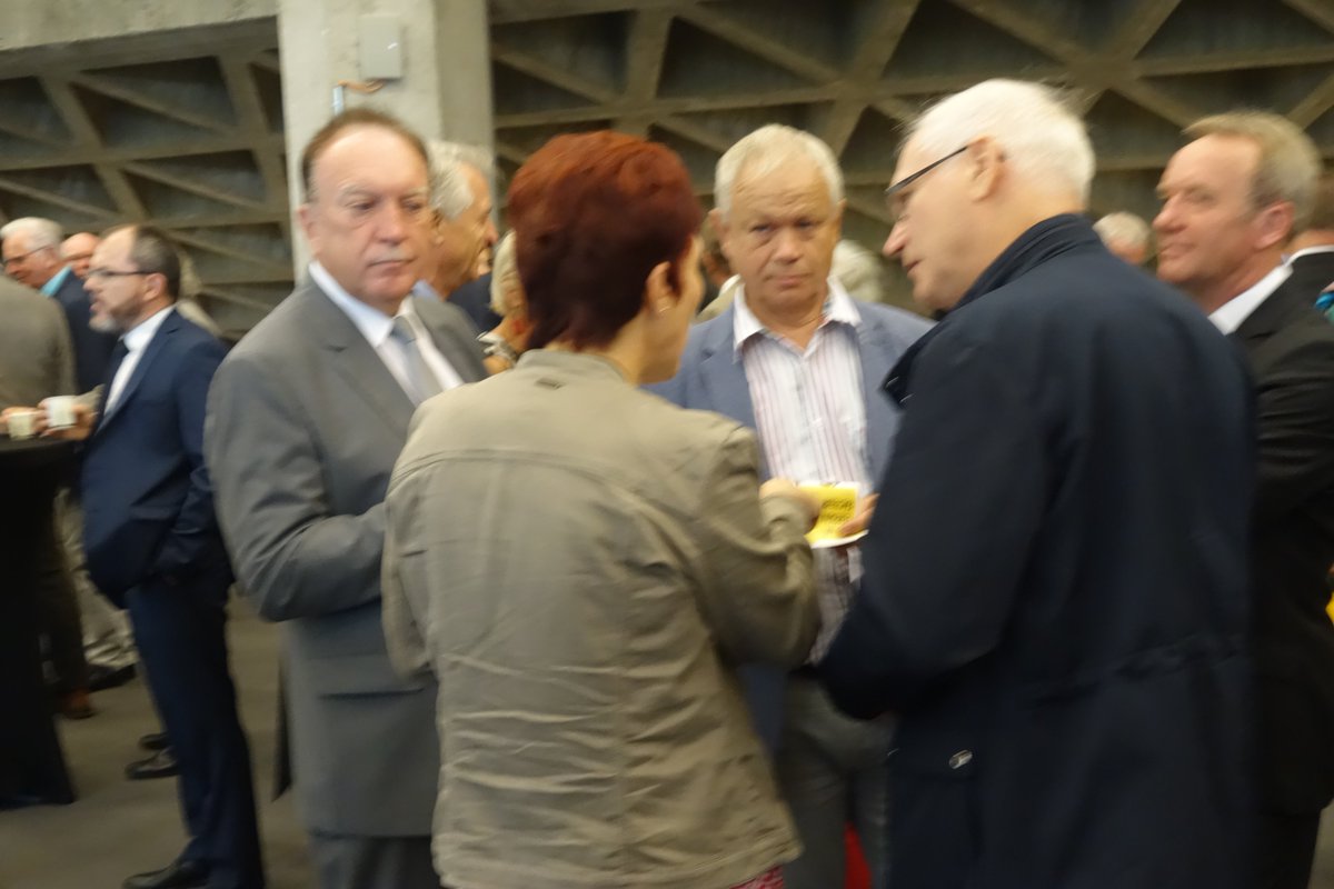 LPNews_GE's tweet image. #Strasbourg | Le @GroupeLaPoste au rendez-vous des enjeux et défis du #numérique pour les collectivités, avec la présentation de ses offres et services @SQOOL_FR @TabletteArdoiz et #Localeo à l&apos;AG des maires du 67 au Palais de la Musique et des Congrès
#SimplifierLaVie #Proximité