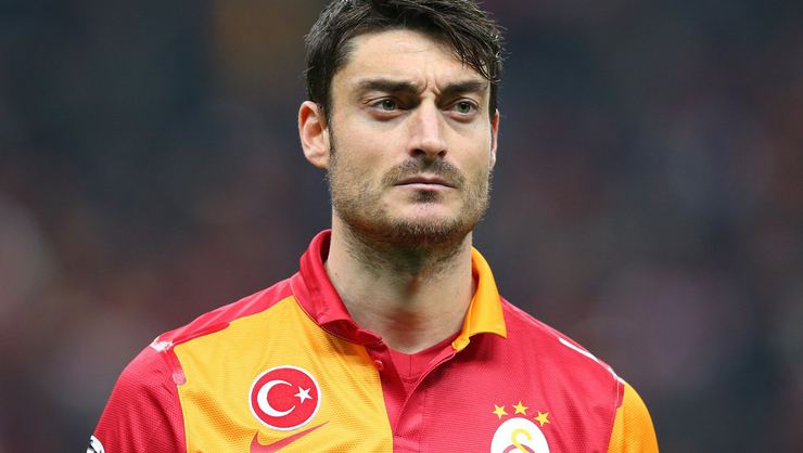 NBVibes's tweet photo. Riera: Lokomotiv’in eksikleri var. Galatasaray daha iyi bir takım. Galatasaray’ın yan toplara ve hava toplarına dikkat etmesi gerekiyor. Lokomotiv Moskova bu alanda tehlikeli. Ama Galatasaray kırılgan Rus savunmasını geçecektir. Mutlak favori Galatasaray. https://t.co/Lyzfuj4SJn