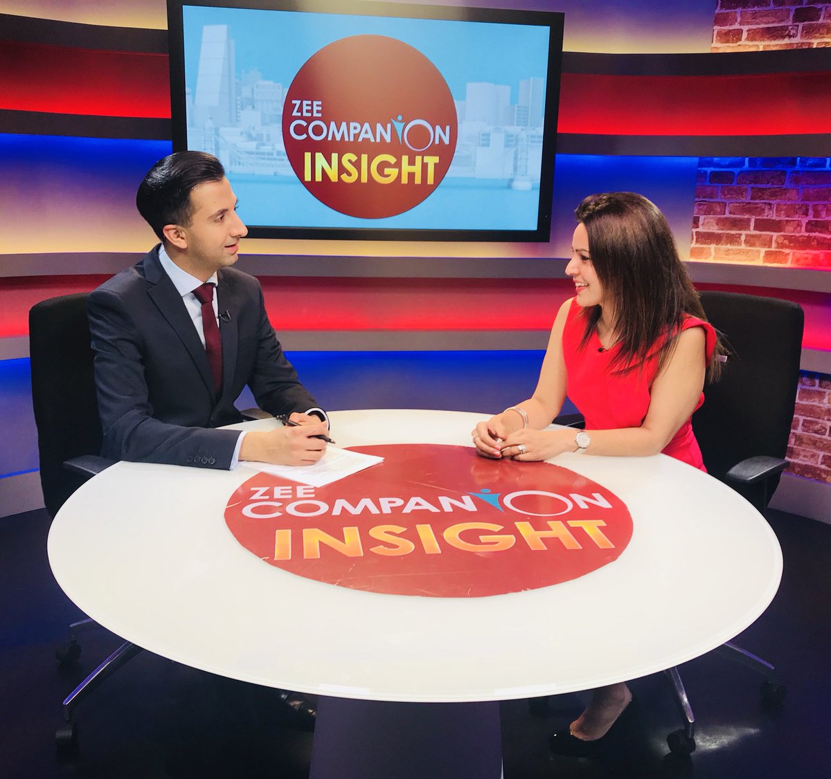 From watching her dad start a family business in Bradford to building her own empire... Tonight <a href="/Kavita_Oberoi/">Kavita Oberoi OBE</a> (Secret Millionaire, The Apprentice You’re Fired) shares her story and secrets to success. Join us from 1730 on <a href="/ZeeTV/">ZeeTV</a> UK &amp; Europe! Sky 709 Virgin 809, repeat Tues 9am.