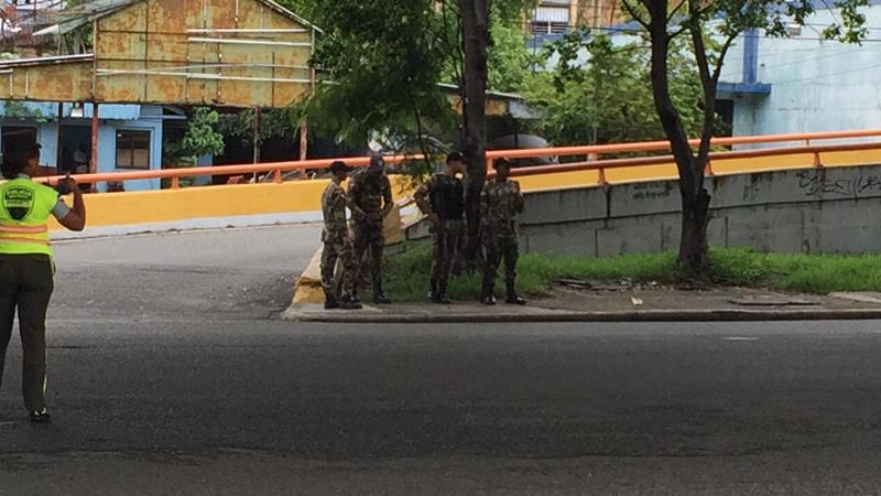 elnuevodiariord's tweet photo. (VIDEO) Militarizan calles de Santo Domingo ante supuesto anuncio de protesta
https://t.co/SlbGAXRpbV

#ElNuevoDiarioRD #Patrullaje  #PN #Protesta https://t.co/xyx4AQgUr6