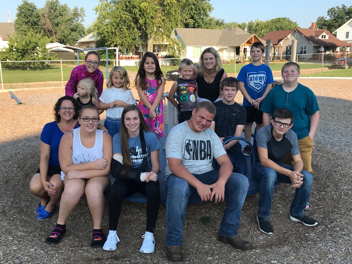 MsStacisKinders's tweet photo. Meet “The Bubbles” family. Full of kind, shy, courageous kids that have stolen our hearts! ⁦@USD360_Caldwell⁩ https://t.co/xt2QdMmlJA