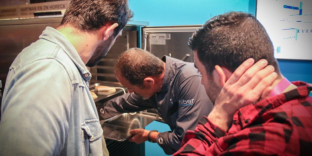 BidfoodNL's tweet photo. Keuken Support van Bidfood zorgt voor de flow in de keuken. Met deze diensten zorgen wij voor ‘de keuken die voor je werkt’. #keukensupport #kitchencreate  #bidfood #efficient #tijdbesparend #werkdrukverlagend https://t.co/3GBdW3D9hS